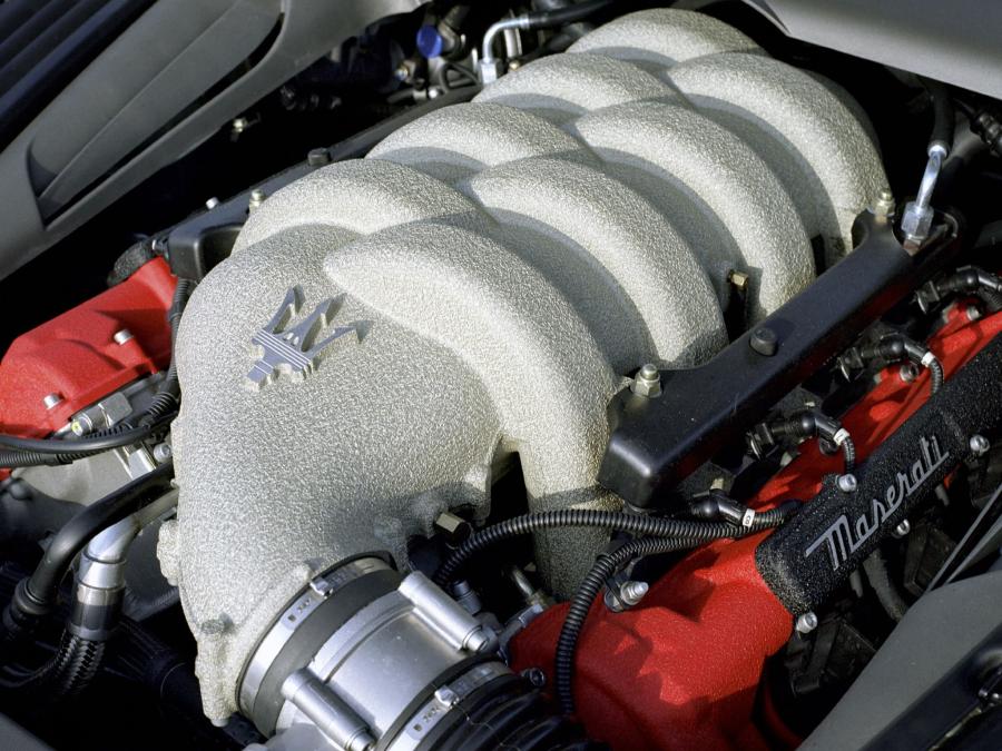  Maserati Coupe 2004 года  (фото 10 из 16)